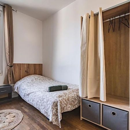 La "Taniere" Pour 6 Personnes Apartment Isles-sur-Suippe Bagian luar foto