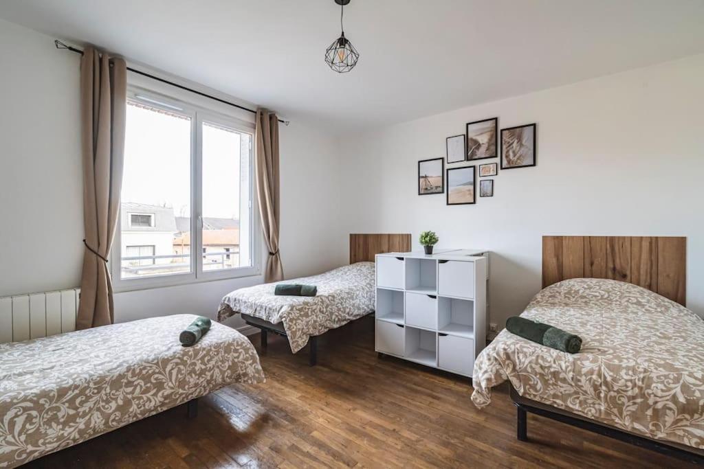 La "Taniere" Pour 6 Personnes Apartment Isles-sur-Suippe Bagian luar foto