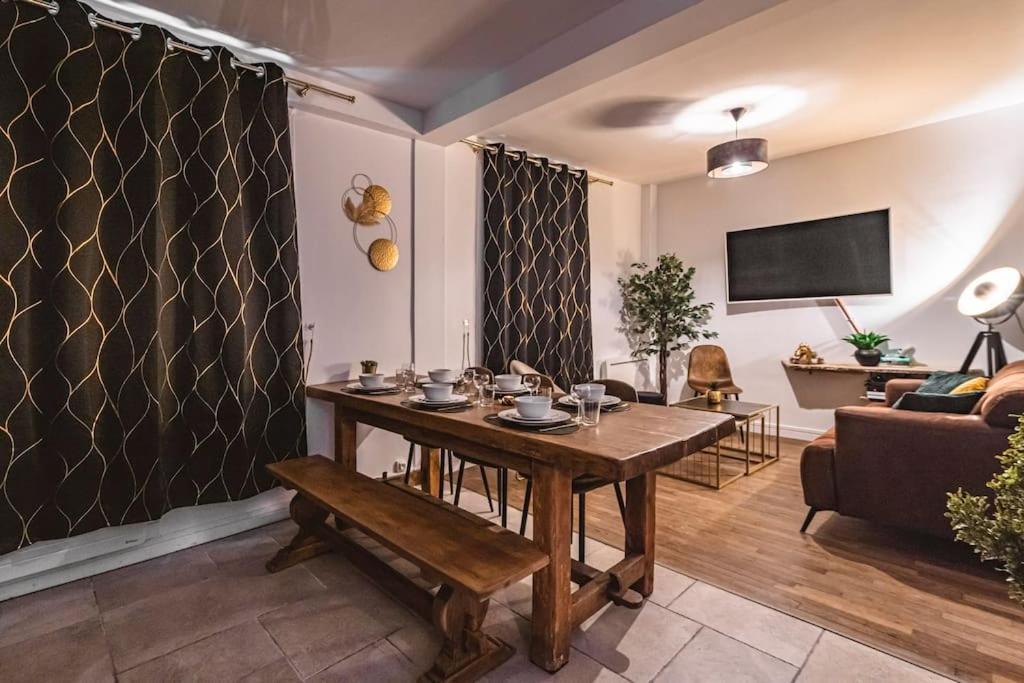 La "Taniere" Pour 6 Personnes Apartment Isles-sur-Suippe Bagian luar foto