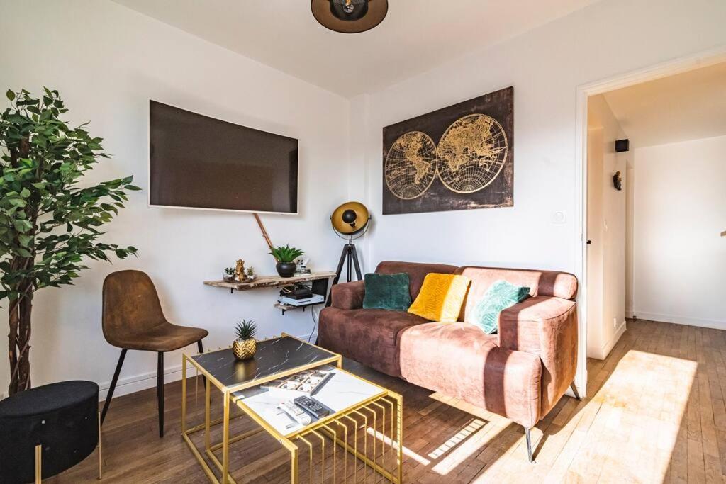 La "Taniere" Pour 6 Personnes Apartment Isles-sur-Suippe Bagian luar foto