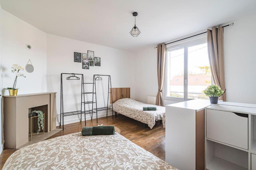 La "Taniere" Pour 6 Personnes Apartment Isles-sur-Suippe Bagian luar foto