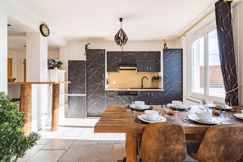 La "Taniere" Pour 6 Personnes Apartment Isles-sur-Suippe Bagian luar foto