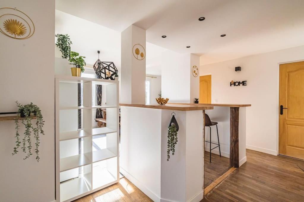 La "Taniere" Pour 6 Personnes Apartment Isles-sur-Suippe Bagian luar foto