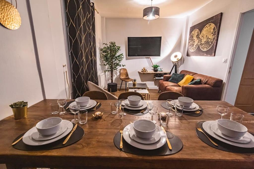 La "Taniere" Pour 6 Personnes Apartment Isles-sur-Suippe Bagian luar foto