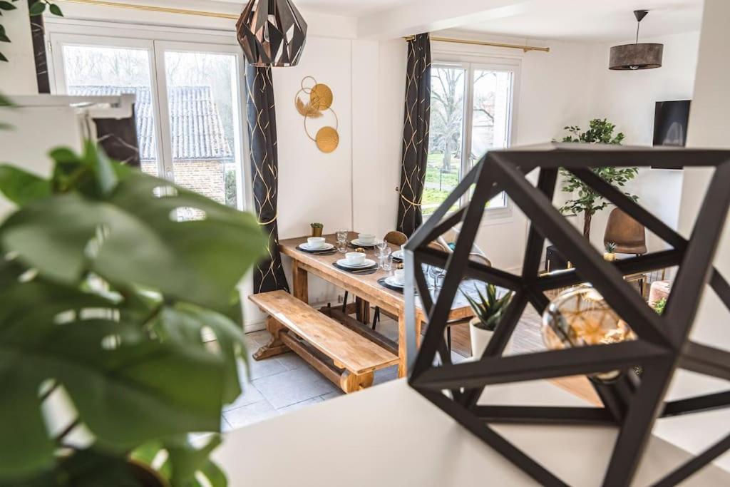 La "Taniere" Pour 6 Personnes Apartment Isles-sur-Suippe Bagian luar foto