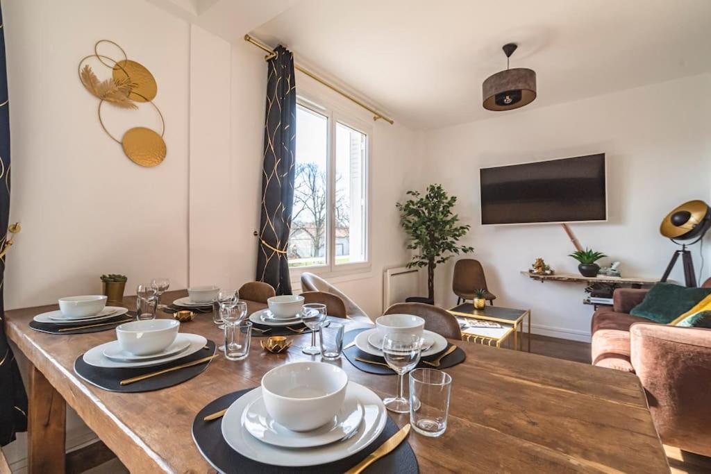 La "Taniere" Pour 6 Personnes Apartment Isles-sur-Suippe Bagian luar foto