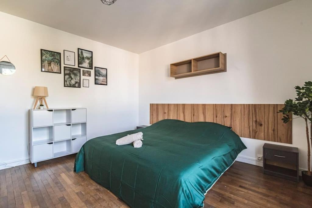 La "Taniere" Pour 6 Personnes Apartment Isles-sur-Suippe Bagian luar foto