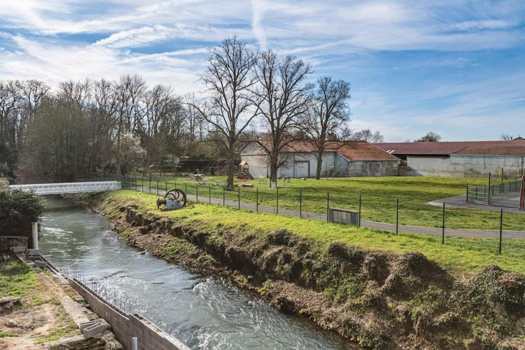 La "Taniere" Pour 6 Personnes Apartment Isles-sur-Suippe Bagian luar foto