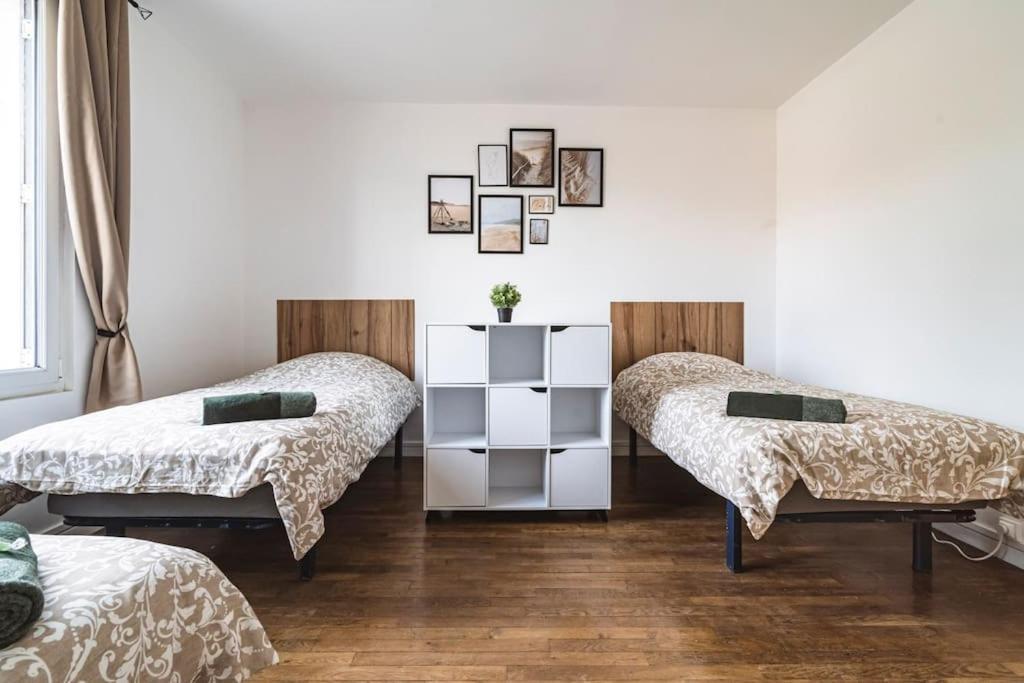 La "Taniere" Pour 6 Personnes Apartment Isles-sur-Suippe Bagian luar foto