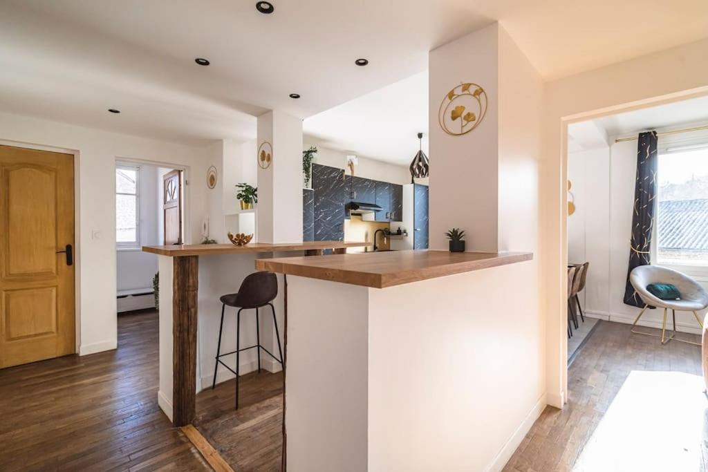 La "Taniere" Pour 6 Personnes Apartment Isles-sur-Suippe Bagian luar foto
