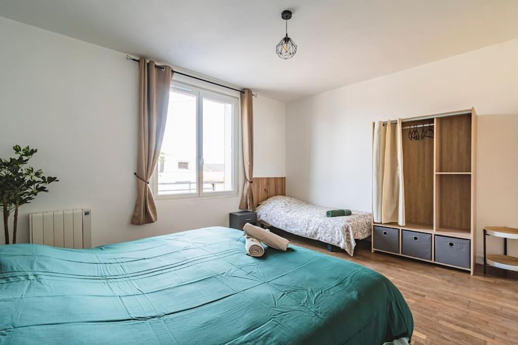 La "Taniere" Pour 6 Personnes Apartment Isles-sur-Suippe Bagian luar foto